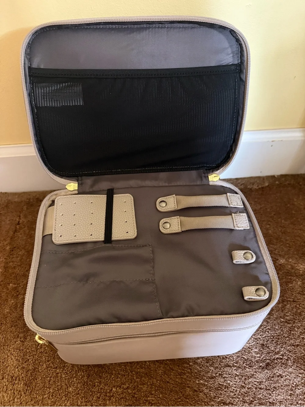 Open Story Toiletry Case